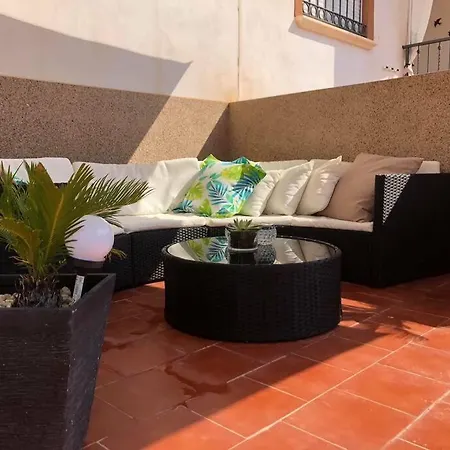 Lovely With Two Big Terrasses Apartment *